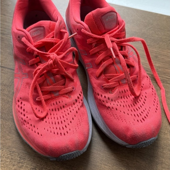 ASICS Gel-Kayano 28 Women's Running Shoes Size 10 Color Coral - Picture 1 of 7